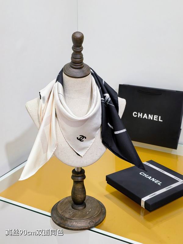 Chanel silk scarf hm28